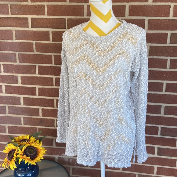 Aeropostale Silver Sweater - Picture 2 of 12